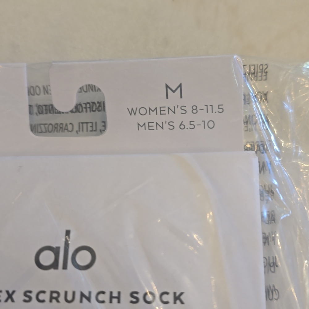 NWT alo Yoga Unisex Scrunch Socks Medium - Picture 5 of 6